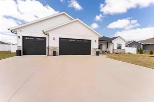 1230 Crockett Dr, Holmen, WI 54636 - Photo 64