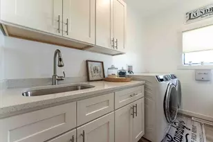 1230 Crockett Dr, Holmen, WI 54636 - Photo 20