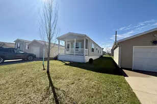 527 Collin Dr, Tomah, WI 54660 - Photo 2