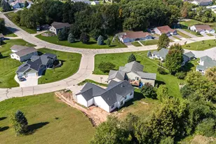209 Stone Hill Ct, Ripon, WI 54971 - Photo 4