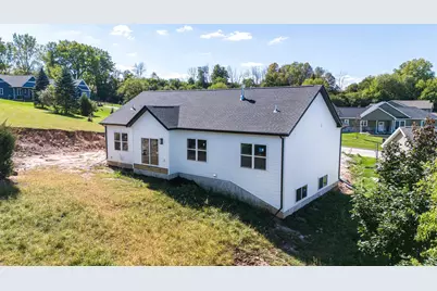 209 Stonehill Court, Ripon, WI 54971 - Photo 6