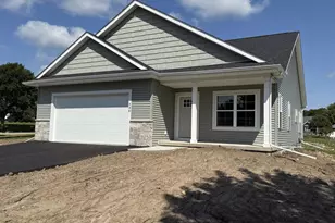 336 Sandmar Dr, Ripon, WI 54971 - Photo 2