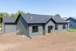 425 Village Ln, Ripon, WI 54971 - Photo 6
