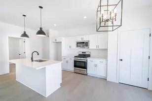 442 Village Ln, Ripon, WI 54971 - Photo 4