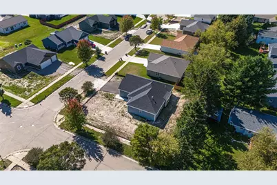 442 Village Lane, Ripon, WI 54971 - Photo 4