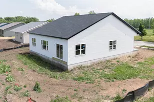 504 Village Ln, Ripon, WI 54971 - Photo 6