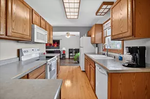 6776 Dawn Dr, Windsor, WI 53598 - Photo 18