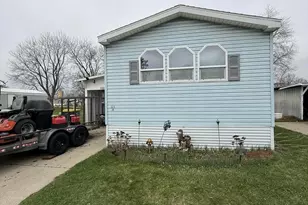 121 Waterman Ave, Tomah, WI 54660 - Photo 2