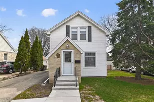 127 Union St, Sun Prairie, WI 53590 - Photo 1