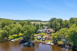 W10126 Schiefelbein Rd, Poynette, WI 53955 - Photo 2