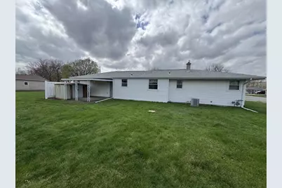 1607 S Arch Street, Janesville, WI 53546 - Photo 2