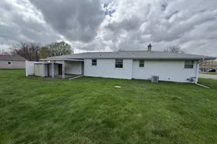 1607 S Arch St, Janesville, WI 53546 - Photo 2