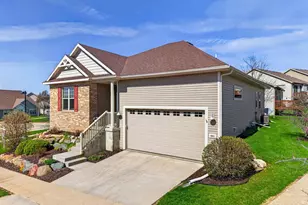 9801 Hawks Nest Dr, Verona, WI 53593 - Photo 2