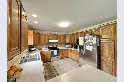 6892 Moon Light Circle, Sun Prairie, WI 53590 - Photo 4