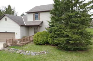 6892 Moonlight Cir, Sun Prairie, WI 53590 - Photo 2