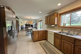 6892 Moonlight Cir, Sun Prairie, WI 53590 - Photo 10