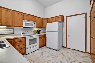 1177 Sawyer Way, Sun Prairie, WI 53590 - Photo 14