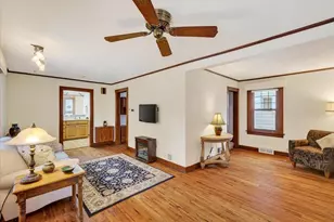 1104 Lawrence St, Madison, WI 53715 - Photo 4