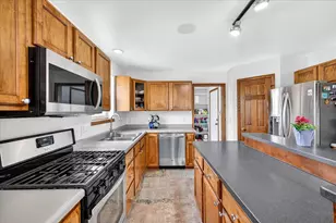 26 Yarrow Cir, Madison, WI 53719 - Photo 14