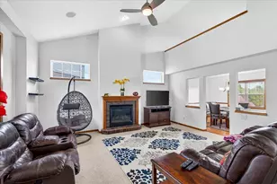 26 Yarrow Cir, Madison, WI 53719 - Photo 4