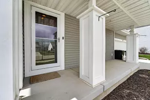 976 Griffin Way, DeForest, WI 53532 - Photo 2
