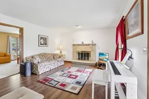 5604 Maldwyn Ln, Madison, WI 53716 - Photo 6