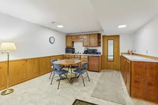 5604 Maldwyn Ln, Madison, WI 53716 - Photo 56
