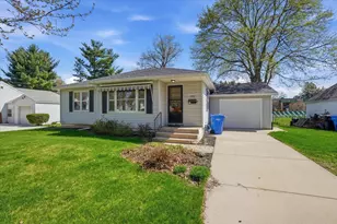 209 Shuman St, Verona, WI 53593 - Photo 2