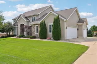 1718 Hidden Hill Dr, Madison, WI 53593 - Photo 2