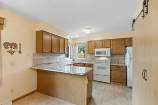 309 King St, Stoughton, WI 53589 - Photo 10
