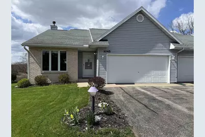 1045 Saddle Ridge, Portage, WI 53901 - Photo 2