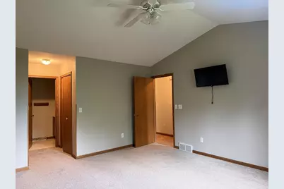 1045 Saddle Ridge, Portage, WI 53901 - Photo 16