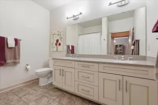 555 S Midvale Blvd, Madison, WI 53711 - Photo 16