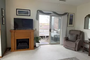 301 Harbour Town Dr, Madison, WI 53717 - Photo 4