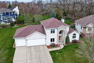 6104 Brunet Island Ct, Mcfarland, WI 53558 - Photo 4