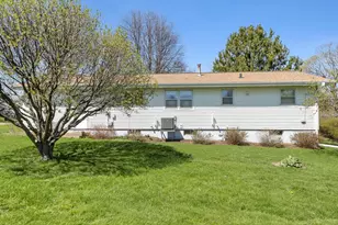 105 Pine St, Ridgeville, WI 53533 - Photo 8