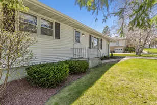 105 Pine St, Ridgeville, WI 53533 - Photo 6