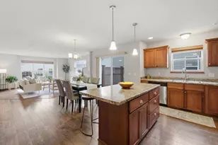 705 Reflection Dr, Verona, WI 53593 - Photo 16