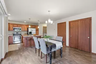 705 Reflection Dr, Verona, WI 53593 - Photo 8
