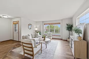 705 Reflection Dr, Verona, WI 53593 - Photo 4