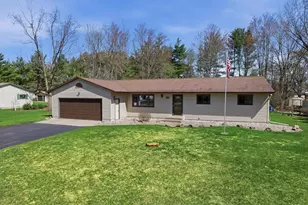 630 Bobs Dr, Plover, WI 54467 - Photo 2