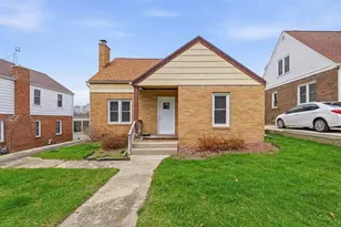 612 W Mackie St, Beaver Dam, WI 53916 - Photo 2