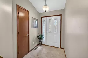 2646 Saw Tooth Dr, Fitchburg, WI 53711 - Photo 10