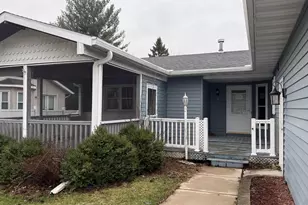 1621 Sapphire Way, Sun Prairie, WI 53590 - Photo 2