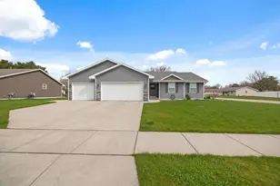8 Gailen Ln, Milton, WI 53563 - Photo 2