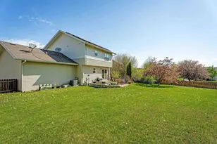 10 Banner Cir, Madison, WI 53718 - Photo 2
