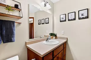 10 Banner Cir, Madison, WI 53718 - Photo 34