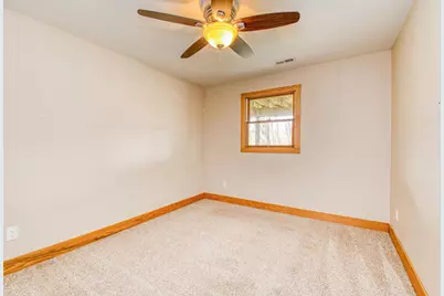 13800 W Valley Road, East Dubuque, IL 61025 - Photo 26