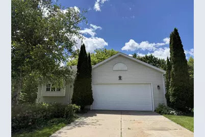 819 Spellman Street, Mount Horeb, WI 53572 - Photo 4