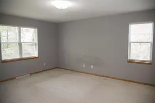 819 Spellman St, Mount Horeb, WI 53572 - Photo 16